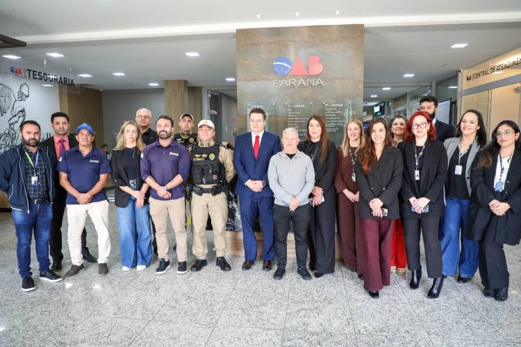 Detran-PR participa da blitz educativa do Maio Amarelo realizada pela OAB Paraná