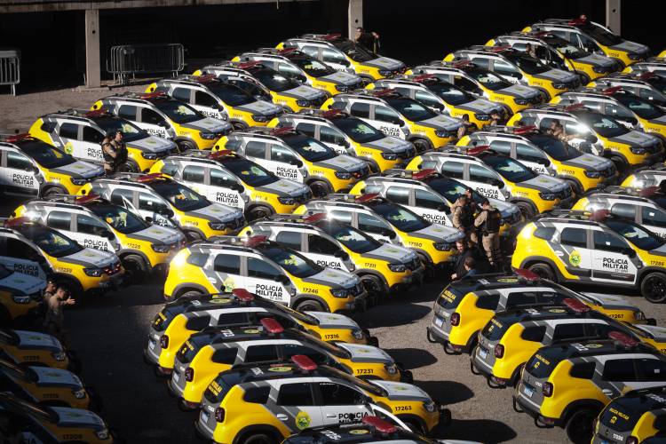 Com recursos do Detran-PR, Ratinho Junior entrega 431 viaturas para a PMPR