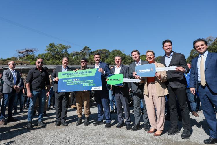 Com recursos do Detran-PR, Ratinho Junior entrega 431 viaturas para a PMPR