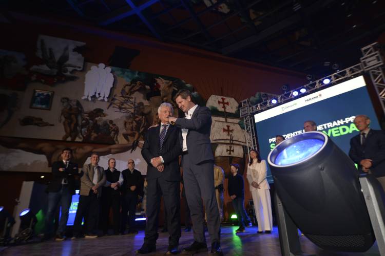 Prefeito Eduardo Pimentel, Deputados e Secretários prestigiam a posse de Santin Roveda no Detran-PR