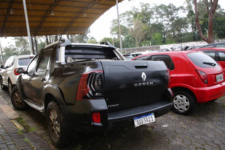 Detran-PR fará leilões de 148 veículos para circulação e 4,4 mil toneladas de materiais ferrosos para reciclagem