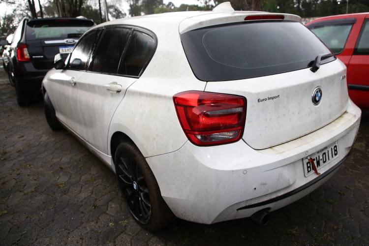 Detran-PR fará leilões de 148 veículos para circulação e 4,4 mil toneladas de materiais ferrosos para reciclagem