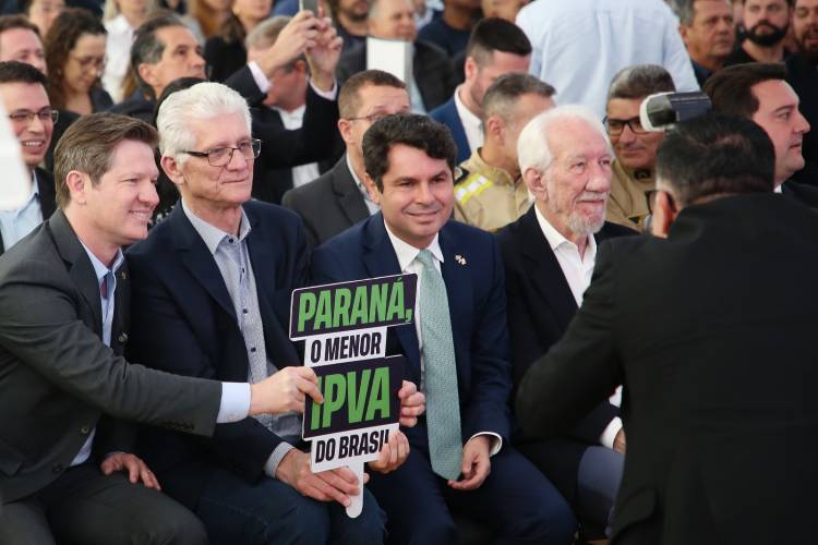 Ratinho Junior sanciona lei que reduz IPVA no Paraná e garante menor alíquota do Brasil