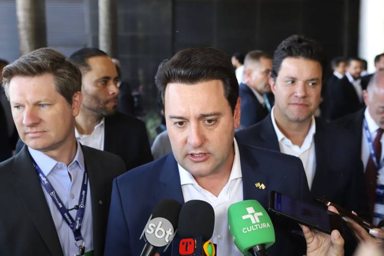 Sinaliza Paraná: governador libera R$ 100 milhões para sinalização viária das cidades