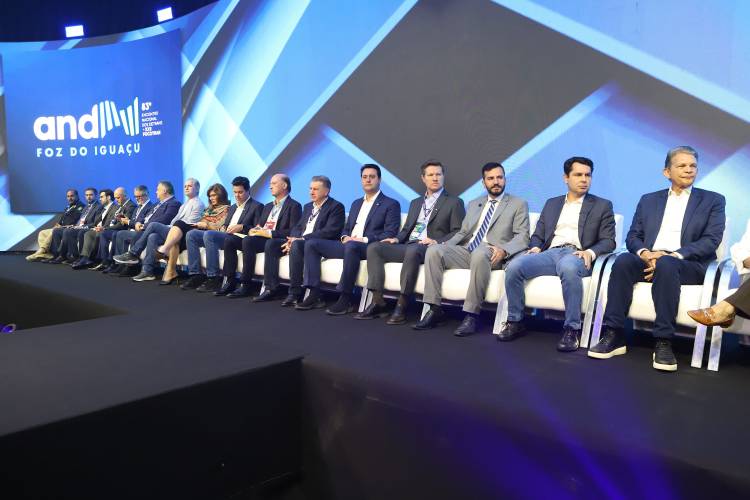 Sinaliza Paraná: governador libera R$ 100 milhões para sinalização viária das cidades