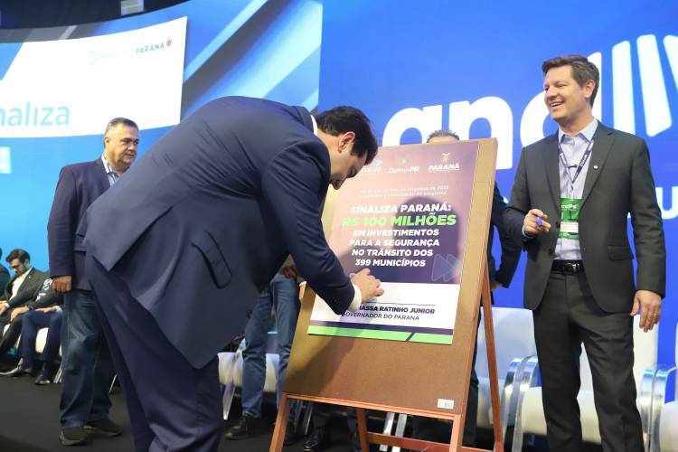 Sinaliza Paraná: governador libera R$ 100 milhões para sinalização viária das cidades