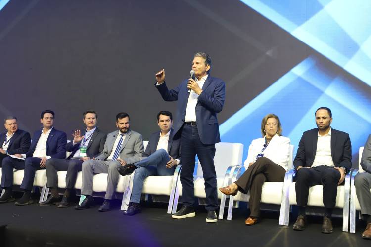 Sinaliza Paraná: governador libera R$ 100 milhões para sinalização viária das cidades