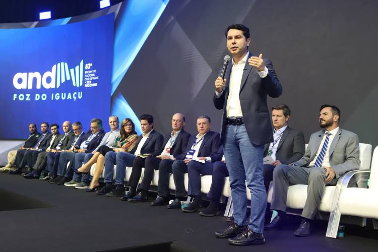 Sinaliza Paraná: governador libera R$ 100 milhões para sinalização viária das cidades