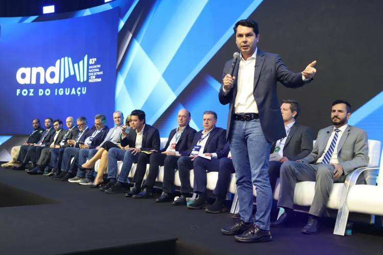 Sinaliza Paraná: governador libera R$ 100 milhões para sinalização viária das cidades