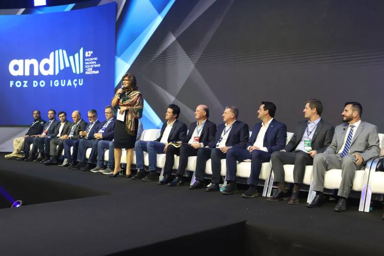 Sinaliza Paraná: governador libera R$ 100 milhões para sinalização viária das cidades