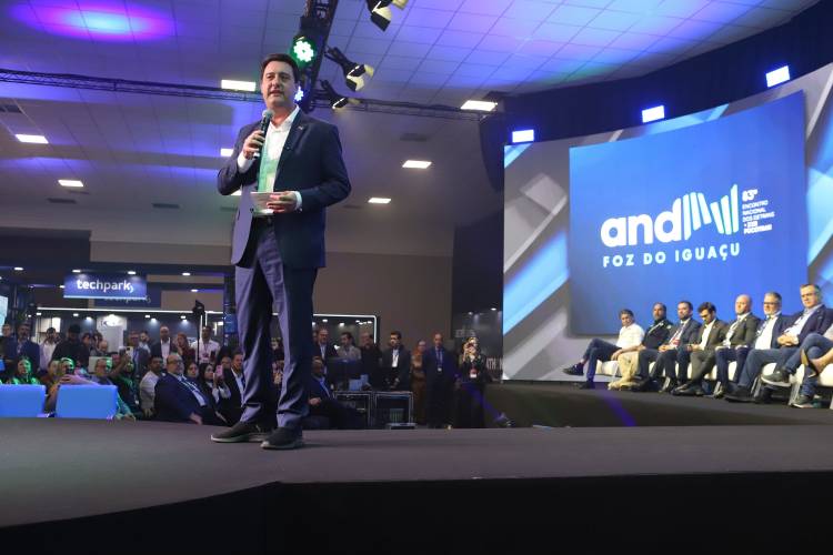 Sinaliza Paraná: governador libera R$ 100 milhões para sinalização viária das cidades