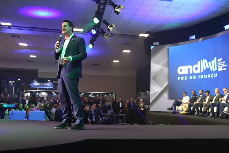 Sinaliza Paraná: governador libera R$ 100 milhões para sinalização viária das cidades