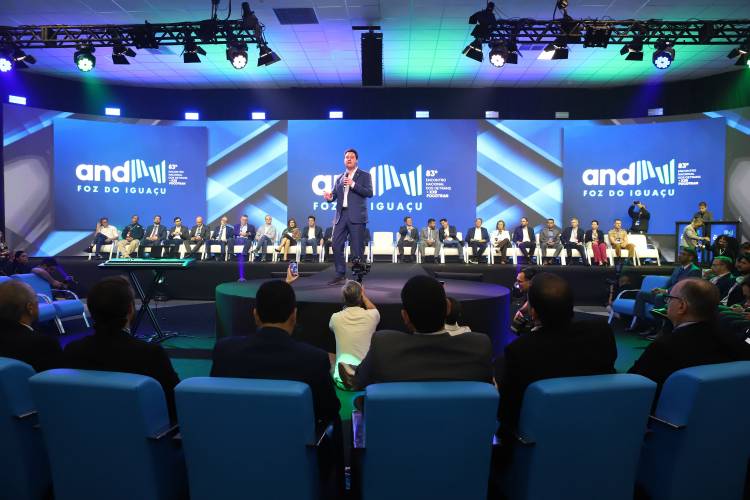 Sinaliza Paraná: governador libera R$ 100 milhões para sinalização viária das cidades