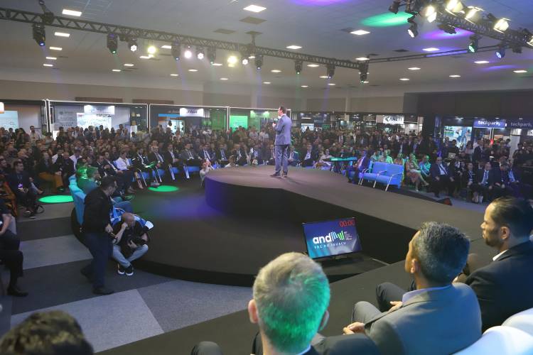 Sinaliza Paraná: governador libera R$ 100 milhões para sinalização viária das cidades