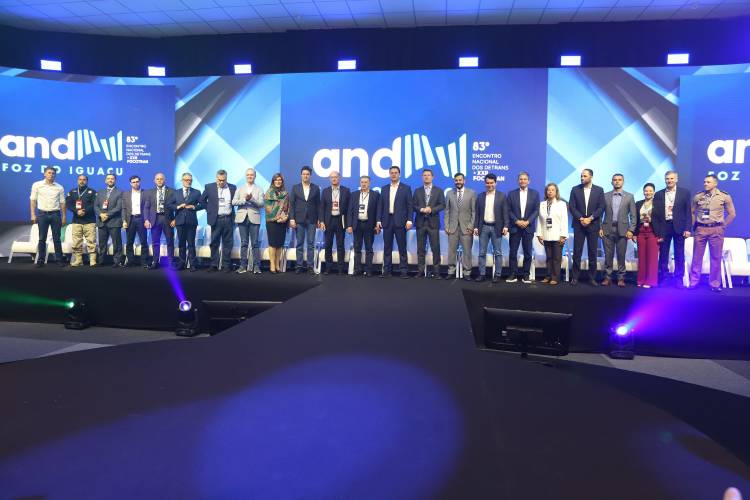 Sinaliza Paraná: governador libera R$ 100 milhões para sinalização viária das cidades