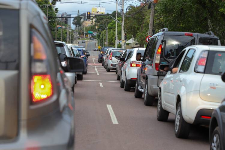 Emplacamentos aumentam 34,2% em dois meses após redução do IPVA no Paraná