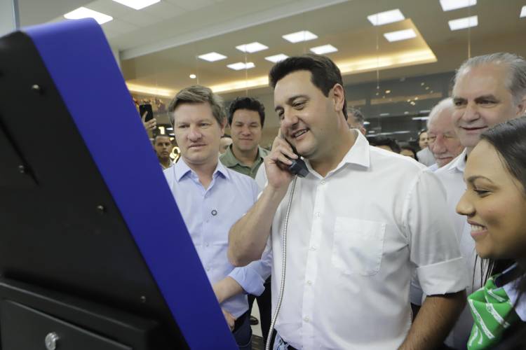 Ratinho Junior inaugura Poupatempo de Maringá; unidades já fizeram 45 mil atendimentos