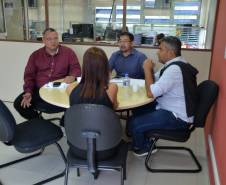 Representantes da Companhia Municipal de Trânsito e Urbanização de Londrina visitam o Detran-PR