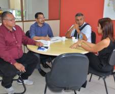 Representantes da Companhia Municipal de Trânsito e Urbanização de Londrina visitam o Detran-PR