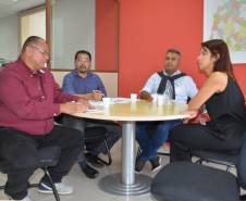 Representantes da Companhia Municipal de Trânsito e Urbanização de Londrina visitam o Detran-PR