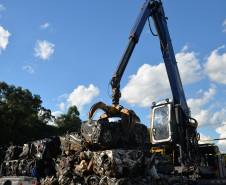 Detran-PR recicla aproximadamente 9.300 veículos