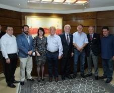Diretoria do Detran-PR e vice-governador prestigiam concessionários de veículos