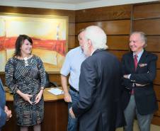 Diretoria do Detran-PR e vice-governador prestigiam concessionários de veículos