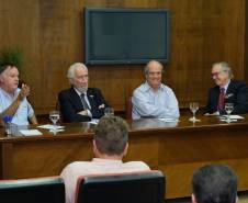 Diretoria do Detran-PR e vice-governador prestigiam concessionários de veículos