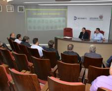 Detran-PR recebe prefeitos e reforça parceria