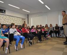 Em parceria com a Ecovia, Detran-PR leva alunos de Pinhais para aprender sobre o trânsito na minipista