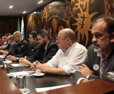 Na manhã desta quarta-feira (8), o chefe de gabinete do Departamento de Trânsito do Paraná (Detran-PR), Éveron Puchetti, esteve presente na Assembleia Legislativa do Paraná (ALEP), participando da audiência pública: “Maio Amarelo – Formas e Meios para Redução dos Acidentes de Trânsito no Paraná”, proposta pelos deputados estaduais Goura (PDT) e Delegado Recalcatti (PSD).