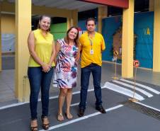 O Departamento de Trânsito do Paraná (Detran-PR), por meio do Posto Central de Londrina, firmou uma parceria com a Escola Municipal Maria Shirley Barnabé Lyra. A proposta é trabalhar atividades de educação no trânsito com alunos de seis a 10 anos. Esta parceria integra as ações do Movimento Maio Amarelo, que tem como objetivo chamar a atenção da sociedade para o alto índice de mortes e feridos no trânsito em todo o mundo.