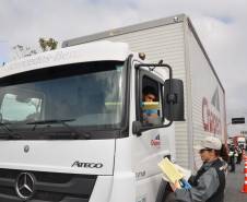 Detran realiza ações educativas em homenagem ao dia do motorista em Curitiba