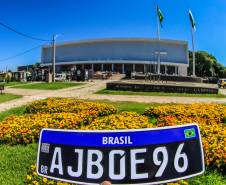 Detran-PR e Senatran lançam o novo modelo de placa preta para veículos de coleção