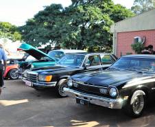 1º encontro de veículos antigos em Cascavel reúne cerca de 80 exemplares na Ciretran