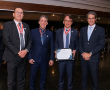 Diretor-geral do Detran recebe medalha do Mérito Mauá