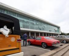 Detran comemora um ano do lançamento da nova placa preta no modelo Mercosul no Paraná