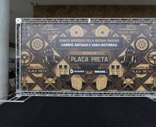 Detran comemora um ano do lançamento da nova placa preta no modelo Mercosul no Paraná