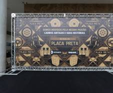 Detran comemora um ano do lançamento da nova placa preta no modelo Mercosul no Paraná