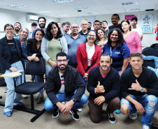 Se liga no trânsito, não no celular | Ação educativa idealizada por alunos do curso de reciclagem da cidade de Londrina 