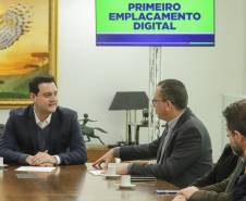 No Paraná, proprietários podem fazer primeiro emplacamento de veículos de forma 100% digital