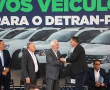 Estado entrega 106 veículos e equipamentos para reforçar atendimentos do Detran-PR