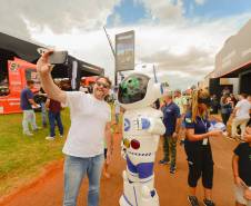 “Agência Rural” do Detran-PR realiza centenas de atendimentos aos visitantes do Show Rural em Cascavel