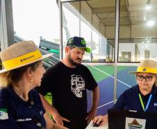 “Agência Rural” do Detran-PR realiza centenas de atendimentos aos visitantes do Show Rural em Cascavel