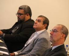 O diretor-geral do Departamento de Trânsito do Paraná (Detran) que também é presidente da Associação Nacional dos Detrans (AND), Marcos Traad, participou nesta sexta-feira (10) do encontro da Associação Nacional dos Postos de Ensaio de Cronotacógrafos (Anpeci), em Curitiba. Objetivo do evento foi debater questões de segurança no trânsito, integrar as autoridades de diversos órgãos e exigir maior controle sobre equipamentos de segurança de uso obrigatório.