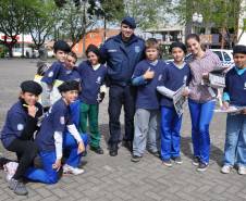Com o tema “Álcool, outras drogas e a segurança no trânsito: efeitos, responsabilidades e escolhas” as ações incluíram blitz educativas, palestras em escolas, serviços do Detran Móvel e a entrega de um terminal de autoatendimento para a Ciretran da cidade.