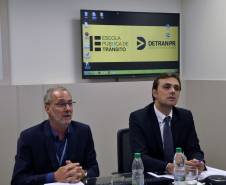O Conselho Estadual de Trânsito (Cetran), com apoio do Departamento de Trânsito do Paraná (Detran), quer interagir com as prefeituras e auxiliar na melhor gestão do tráfego nos municípios do Estado. Todos os meses, os conselheiros do Cetran vão conversar com gestores da área nas cidades para discutir legislação e mudanças necessárias, usando o Sistema de Videoconferência do Detran.