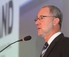 Os funcionários do Departamento de Trânsito do Paraná (Detran) participaram nesta semana do II Congresso da Associação Nacional dos Detrans em Salvador na Bahia. Objetivo foi permitir a troca de experiências dos profissionais com temas relacionados ao uso das ferramentas digitais no atendimento ao cidadão, a organização de cidades inteligentes e a redução dos acidentes nas ruas e estradas brasileiras.