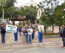As unidades regionais do Departamento de Trânsito do Paraná realizaram uma série de ações educativas especiais para a Semana Nacional de Trânsito 2013.