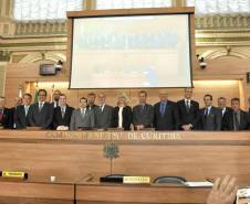 As atividades do Departamento de Trânsito do Paraná (Detran) para o Maio Amarelo 2017 em Curitiba foram apresentadas aos vereadores da Capital paranaense nesta quarta-feira (10). O diretor-geral da autarquia, Marcos Traad, falou na sessão plenária do legislativo municipal e conversou sobre os esforços conjuntos para redução nos números de acidentes e mortes no trânsito. 
